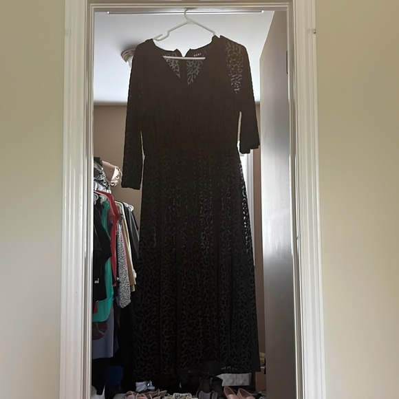 Dkny Dresses & Skirts - Beautiful DKNY midi dress